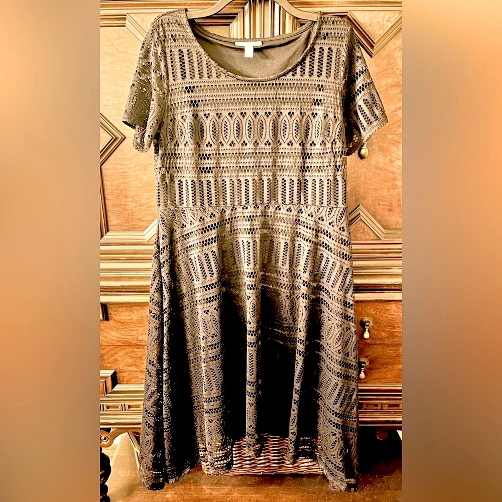 Dana Buchman shark bite hem dress.  Black, size L